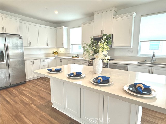 Detail Gallery Image 2 of 19 For 2236 Synergy, Irvine,  CA 92614 - 4 Beds | 3/1 Baths