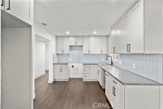 Detail Gallery Image 11 of 32 For 5210 71st, Sacramento,  CA 95820 - 3 Beds | 1 Baths