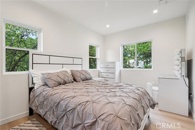 Detail Gallery Image 48 of 75 For 18320 Ingomar St, Reseda,  CA 91335 - – Beds | – Baths