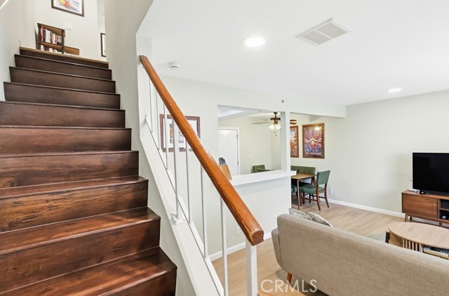 Detail Gallery Image 10 of 26 For 915 Carob Way #3,  Montebello,  CA 90640 - 3 Beds | 2 Baths