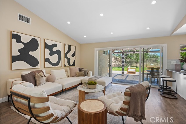 854 Rim Crest, Westlake Village CA: https://media.crmls.org/medias/13e9e5c8-f2ae-4117-8f97-d62d5e56f273.jpg