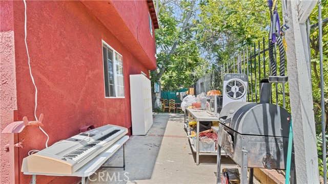 1178 Buelah Avenue, Los Angeles CA: https://media.crmls.org/medias/13e9eacd-9416-4663-ad39-ecfe10c3472c.jpg
