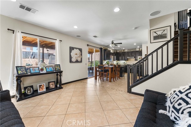 Detail Gallery Image 4 of 26 For 9482 Apricot Ct, Hesperia,  CA 92345 - 4 Beds | 2/1 Baths