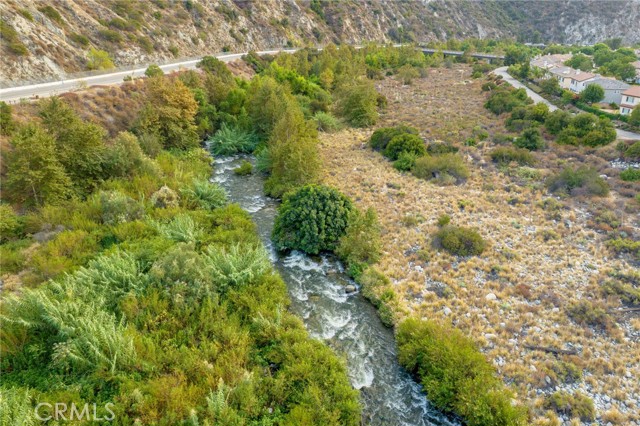 27 Silver Forest Court, Azusa CA: https://media.crmls.org/medias/13eb74cf-9475-4226-a848-ab9af6306d90.jpg