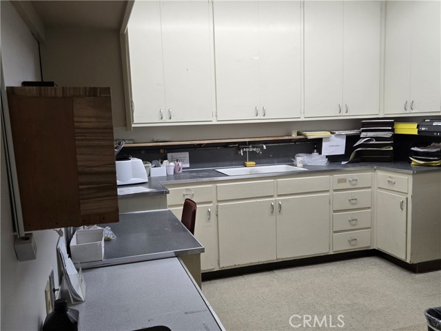 418 San Fernando Mission Boulevard, San Fernando, California 91340, 12 Bedrooms Bedrooms, ,Residential,For Sale,418 San Fernando Mission Boulevard,CRSR25125107