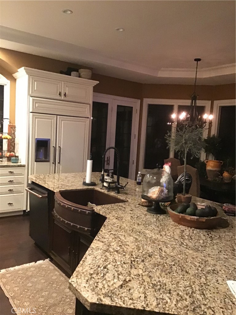 https://media.crmls.org/medias/13ebe53f-b5ac-4bff-b3f5-835904c523b7.jpg?preset=X-Large