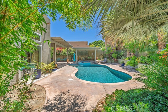 54030 Eisenhower Drive, La Quinta CA: https://media.crmls.org/medias/13ec4206-65c8-4339-8a9b-3d9f74684960.jpg