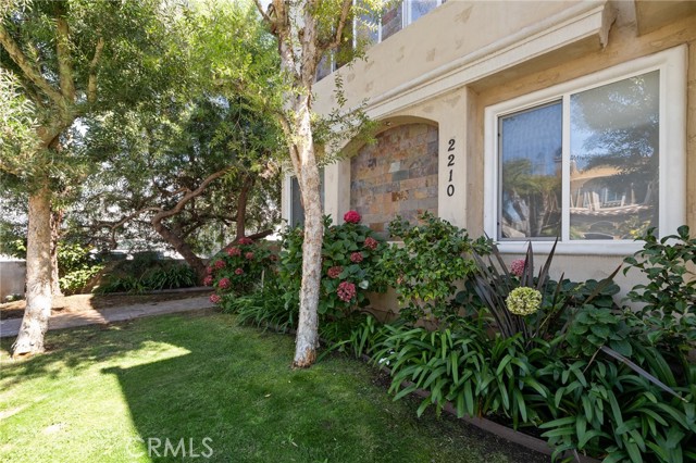 Detail Gallery Image 3 of 46 For 2210 Mathews Ave a,  Redondo Beach,  CA 90278 - 3 Beds | 2/1 Baths