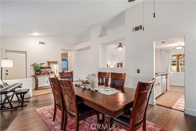 Detail Gallery Image 9 of 45 For 3340 Brabham Ave, Rosamond,  CA 93560 - 4 Beds | 3 Baths