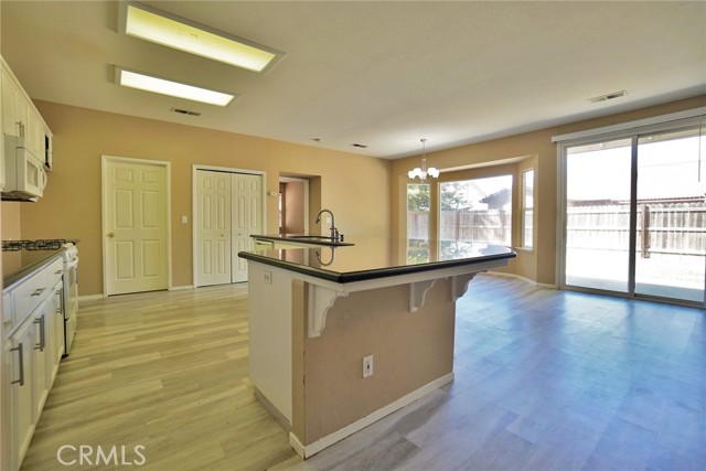 Detail Gallery Image 14 of 57 For 1133 Cousins Ct, Lemoore,  CA 93245 - 3 Beds | 2 Baths