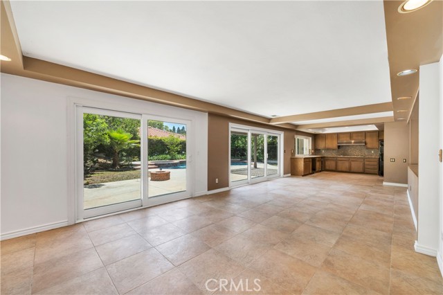 3944 Corte Cancion, Thousand Oaks CA: https://media.crmls.org/medias/13edfc19-a5b6-4e66-b201-9b57754ac1e3.jpg