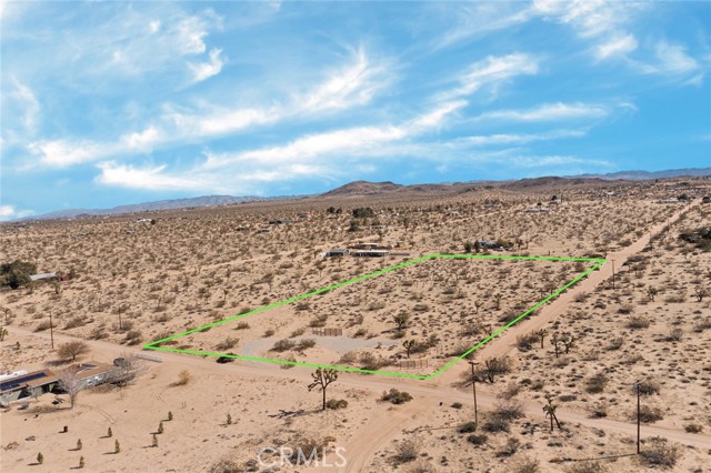 Detail Gallery Image 3 of 10 For 1225 Georges Ln, Landers,  CA 92285 - – Beds | – Baths