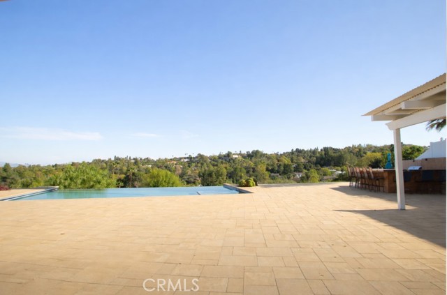 Detail Gallery Image 2 of 18 For 20216 Delita Dr, Woodland Hills,  CA 91364 - 4 Beds | 3 Baths