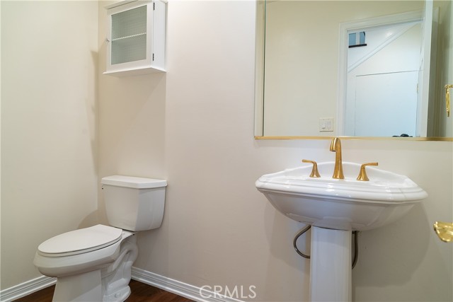 Detail Gallery Image 9 of 39 For 24060 Hatteras St, Woodland Hills,  CA 91367 - 5 Beds | 5 Baths
