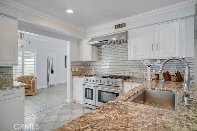 Detail Gallery Image 9 of 31 For 20171 Corona St, Corona,  CA 92881 - 5 Beds | 4 Baths