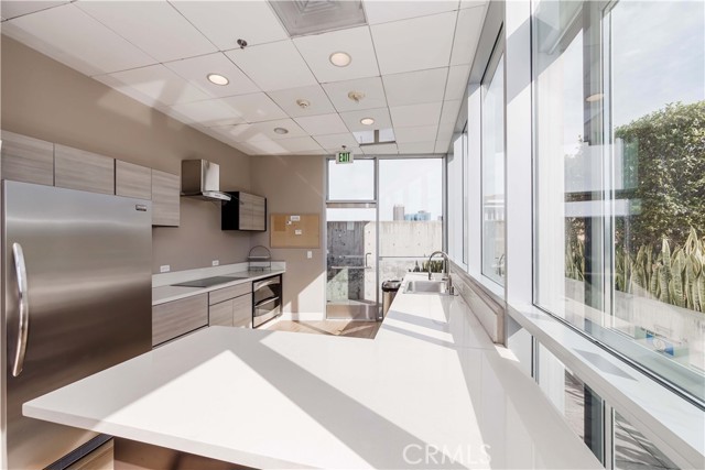 3785 Wilshire Blvd #1709, Los Angeles CA: https://media.crmls.org/medias/13efdf98-ac80-4d11-9db8-37af1dfe976c.jpg