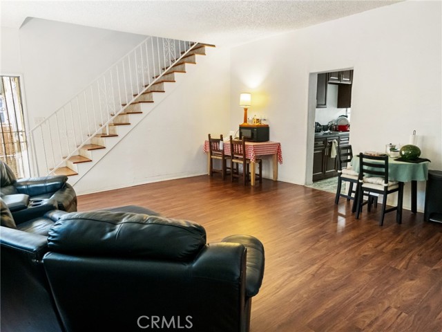 7714 S Broadway, Los Angeles CA: https://media.crmls.org/medias/13f02606-ad60-4ddc-b6b2-bd069f1e6884.jpg