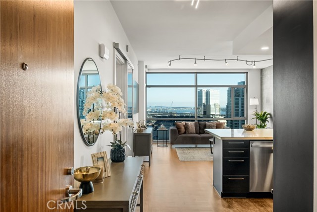 Detail Gallery Image 3 of 31 For 800 the Mark Ln #1806,  San Diego,  CA 92101 - 1 Beds | 1/1 Baths