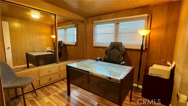 Detail Gallery Image 12 of 20 For 10711 Sherman Grove #36,  Sunland,  CA 91040 - 2 Beds | 1/1 Baths