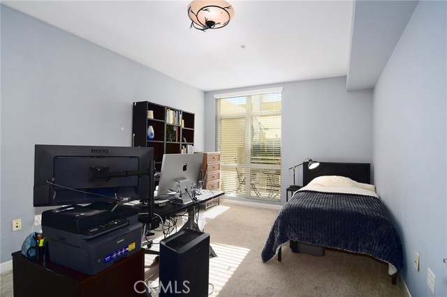 Detail Gallery Image 10 of 28 For 21301 Erwin St #523,  Woodland Hills,  CA 91367 - 2 Beds | 2 Baths