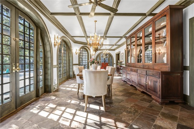 1215 Wentworth, Pasadena CA: https://media.crmls.org/medias/13f5a29d-f2c9-498f-b886-fe09492b5c37.jpg