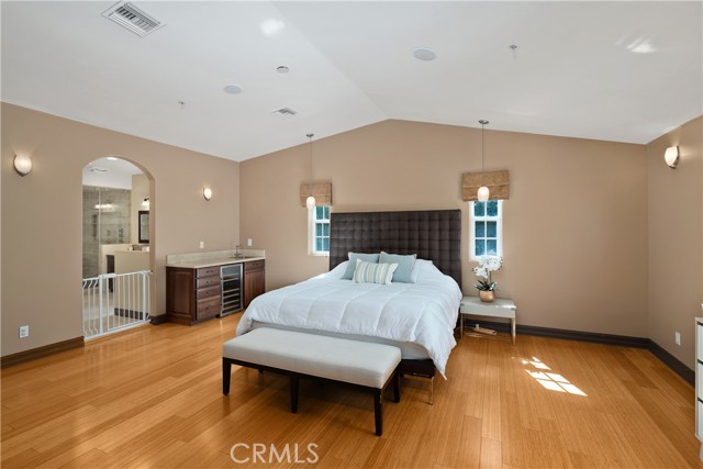 4630 Esparto Street, Woodland Hills CA: https://media.crmls.org/medias/13f6176a-d0ab-44e7-89e0-cc4a00481fa7.jpg