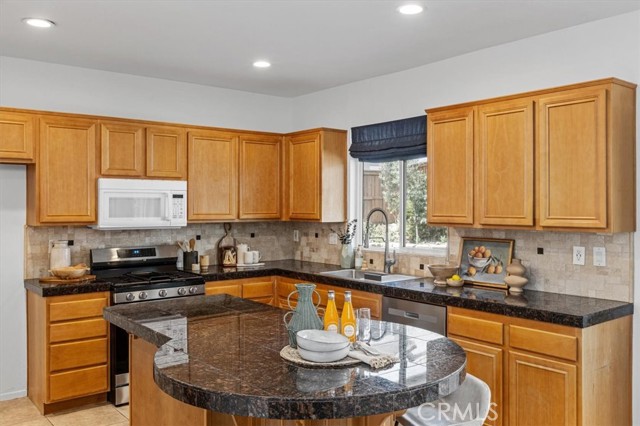 Image 11 of 38 For 35733 Emily Avenue