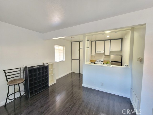 4569 Alamo Street, Simi Valley CA: https://media.crmls.org/medias/13f6e42b-5aea-4837-867d-46ba2d60e71c.jpg