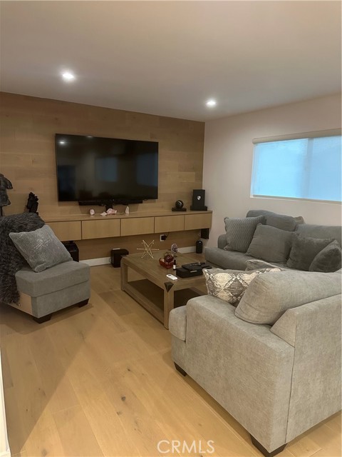 13902 Regentview Avenue, Bellflower CA: https://media.crmls.org/medias/13f8054b-17c2-4ffc-a04e-0281eacc172f.jpg