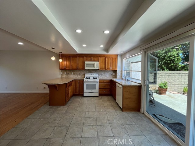 Detail Gallery Image 6 of 23 For 3804 Mainsail Cir, Westlake Village,  CA 91361 - 4 Beds | 2/1 Baths