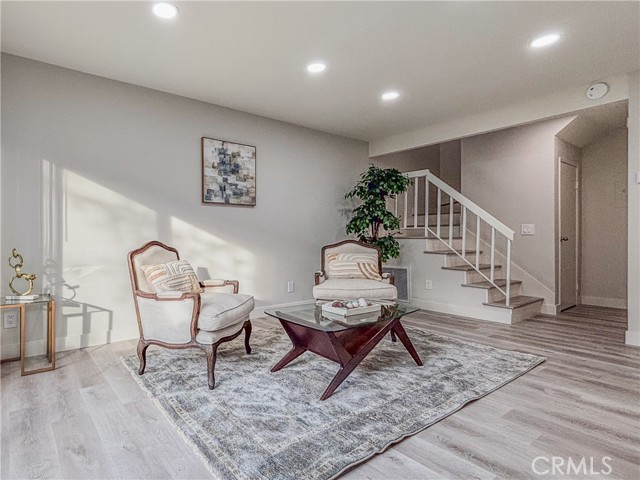 Detail Gallery Image 2 of 39 For 12302 Runnymede St #4,  North Hollywood,  CA 91605 - 2 Beds | 1/1 Baths