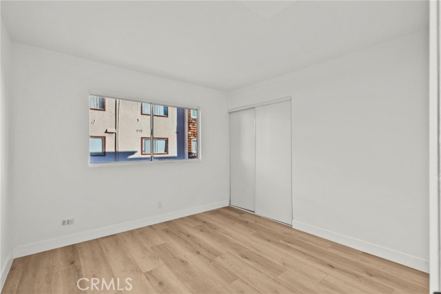 Detail Gallery Image 13 of 30 For 5400 Newcastle, Encino,  CA 91316 - 2 Beds | 2 Baths