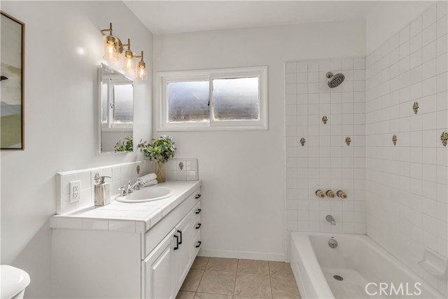 Detail Gallery Image 20 of 27 For 8308 Zelzah, Northridge,  CA 91325 - 3 Beds | 2 Baths