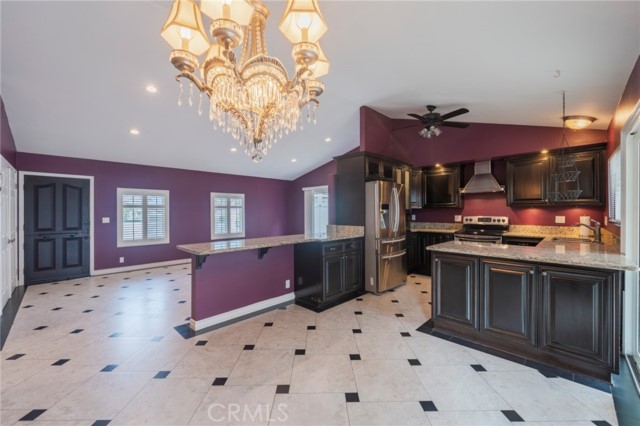 Detail Gallery Image 10 of 33 For 10092 Dana Dr, Huntington Beach,  CA 92646 - 3 Beds | 2 Baths