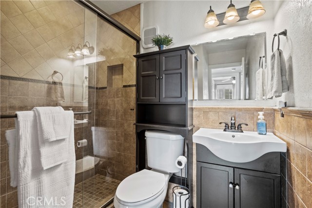 Detail Gallery Image 18 of 37 For 24451 Leonard Tree Ln #201,  Newhall,  CA 91321 - 2 Beds | 2 Baths