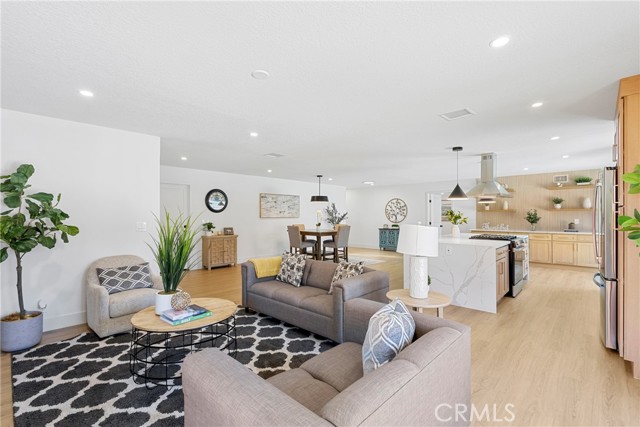 14681 Yorba Street, Tustin CA: https://media.crmls.org/medias/13fa3af7-cb17-4a6e-bac7-19c85aef02d5.jpg