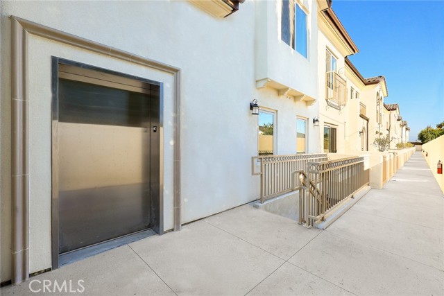 Detail Gallery Image 4 of 26 For 1228 Temple City Bld #E,  Arcadia,  CA 91007 - 3 Beds | 2/1 Baths