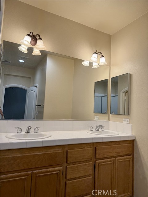 241 Carner Lane, Hemet CA: https://media.crmls.org/medias/13fb5105-f68b-40f3-af5a-17b0c6c43147.jpg