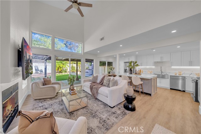Detail Gallery Image 11 of 34 For 19055 Woodland Way, Lake Forest,  CA 92679 - 3 Beds | 2/1 Baths
