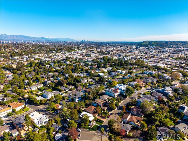 10840 Queensland, Los Angeles CA: https://media.crmls.org/medias/13fc8ab7-9c35-40ca-a8e5-b3853a7dcf9b.jpg
