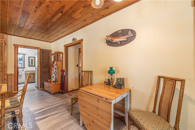 Detail Gallery Image 11 of 40 For 39791 Forest, Big Bear Lake,  CA 92315 - 3 Beds | 2 Baths