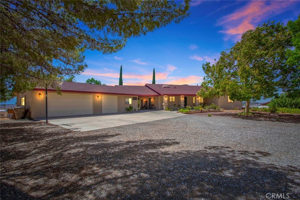 20329 Hinton Road, Apple Valley, CA 92308