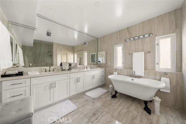 Detail Gallery Image 33 of 74 For 31877 Circle Drive, Laguna Beach,  CA 92651 - 3 Beds | 2 Baths