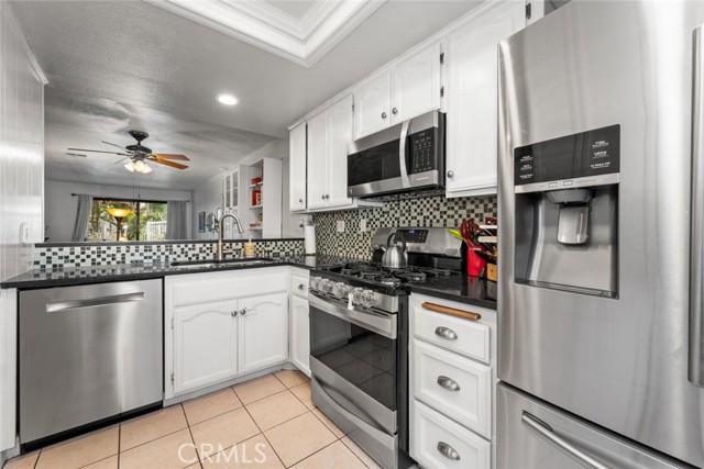 Detail Gallery Image 5 of 50 For 308 Molokai Dr, Placentia,  CA 92870 - 2 Beds | 2/1 Baths