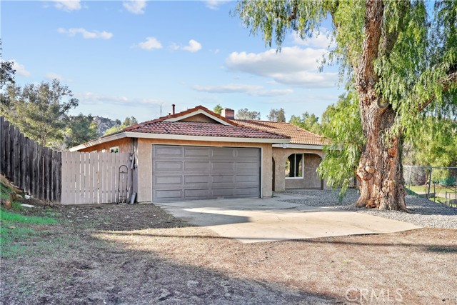 Detail Gallery Image 2 of 31 For 17551 Holden, Perris,  CA 92570 - 4 Beds | 2 Baths