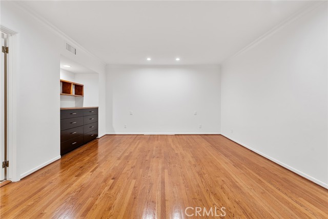 11053 Strathmore Drive, Westwood - Century City CA: https://media.crmls.org/medias/140046c2-3f10-458a-94a8-bc02d84f26d5.jpg