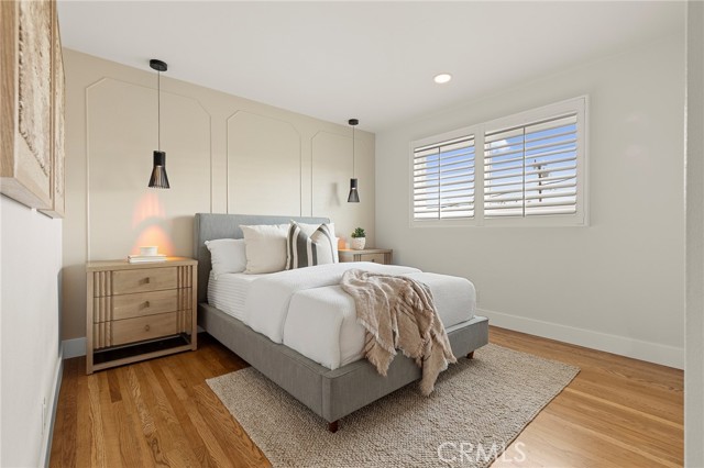 Image 35 of 73 For 4972 Park  