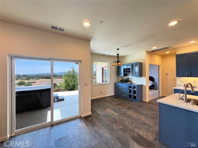 1910 Foothill Drive, Redwood Valley CA: https://media.crmls.org/medias/14011a11-2ffa-40dd-87cb-0df140b15500.jpg