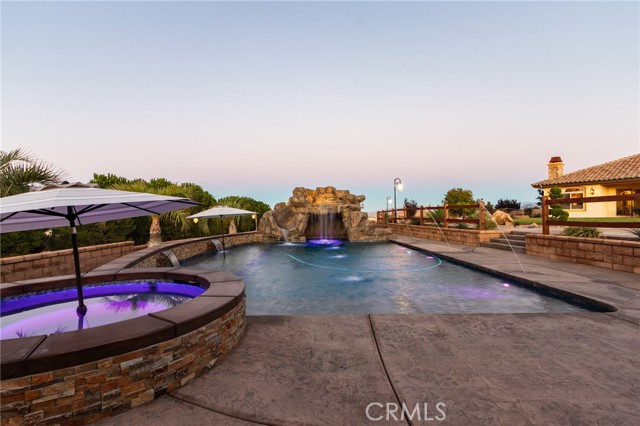 Detail Gallery Image 22 of 75 For 12260 Desert Rose Way, Oak Hills,  CA 92344 - 4 Beds | 4/1 Baths