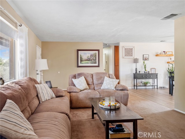Detail Gallery Image 10 of 40 For 13397 Applewood Rd, Apple Valley,  CA 92308 - 3 Beds | 2 Baths